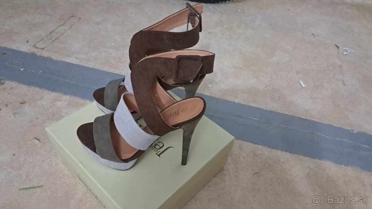 Dámske sandále