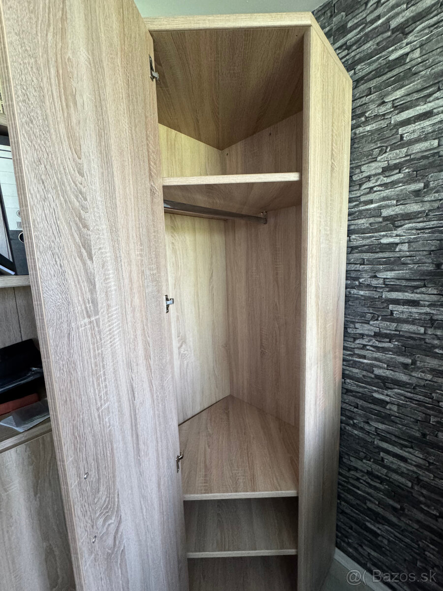 Rohová šatníková skriňa Decodom