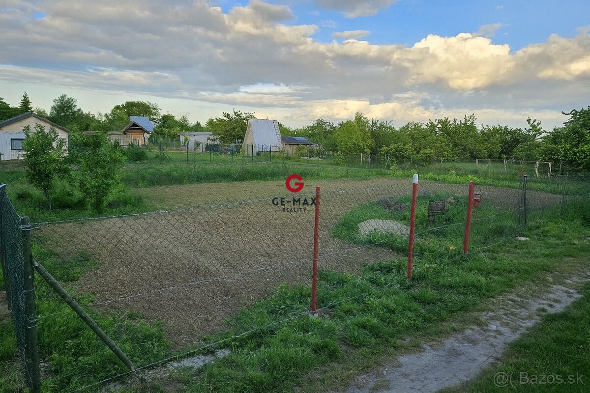 NA PREDAJ SLNEČNÁ ZÁHRADA 400 m² – SEČOVCE, ČASŤ ŠTÁŠOV