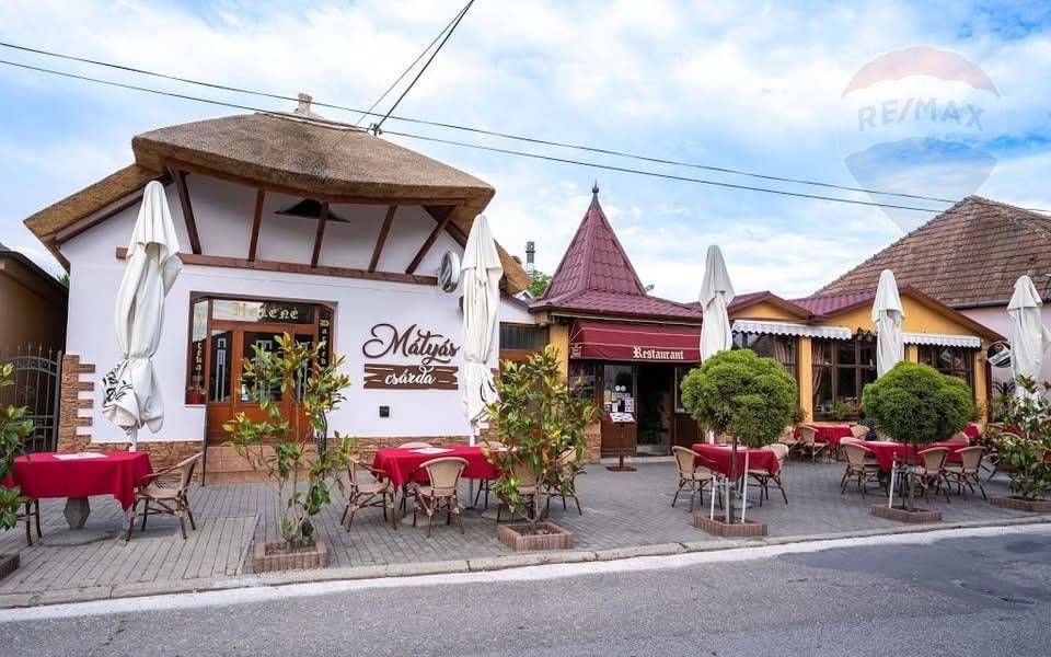 Prenájom - kompletne zariadená reštaurácia v centre Veľkého