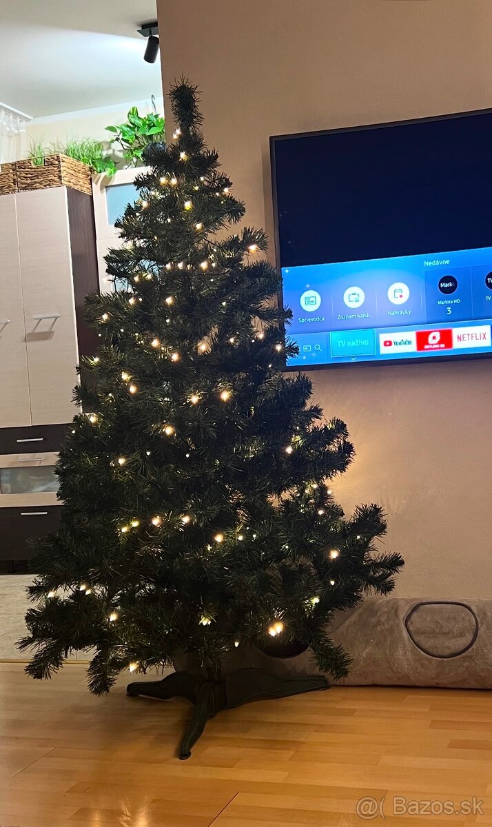 Vianocny stromček 180cm