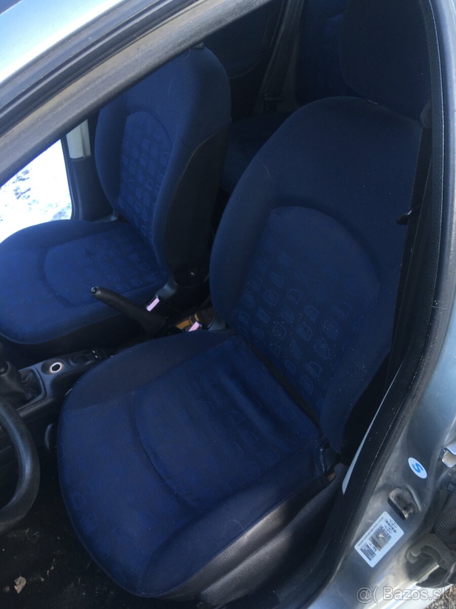 Predam sedadla plus tapacire Peugeot 206