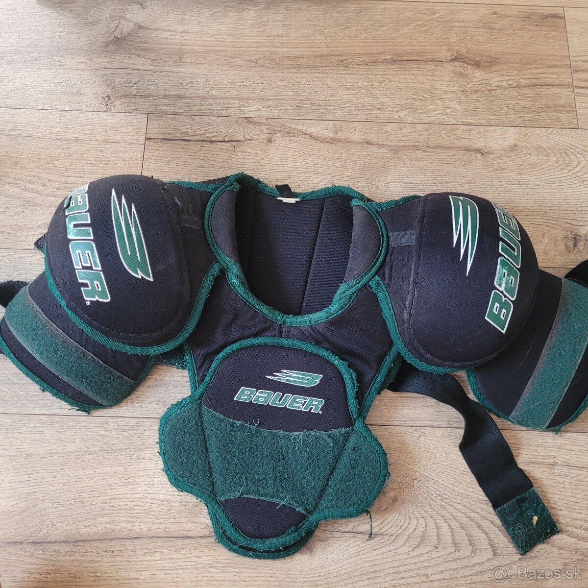 hokejové chrániče ramien Bauer