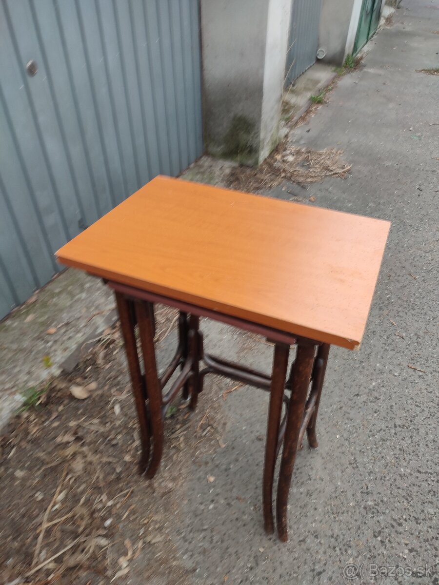 Výsuvný stolík , nočný stolík