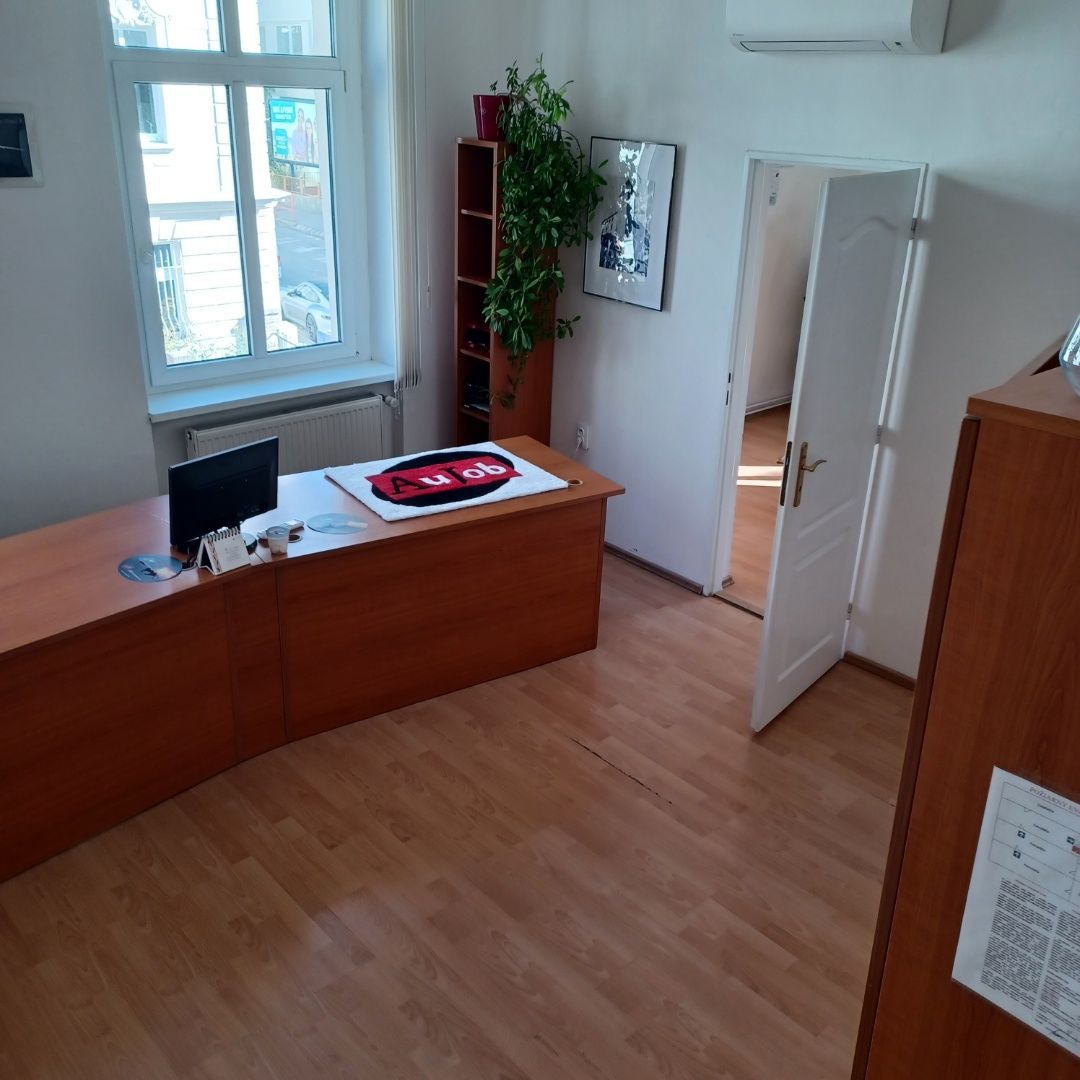 Kancelársky celok s možnosťou bývania, v blízkosti Hl. vlako