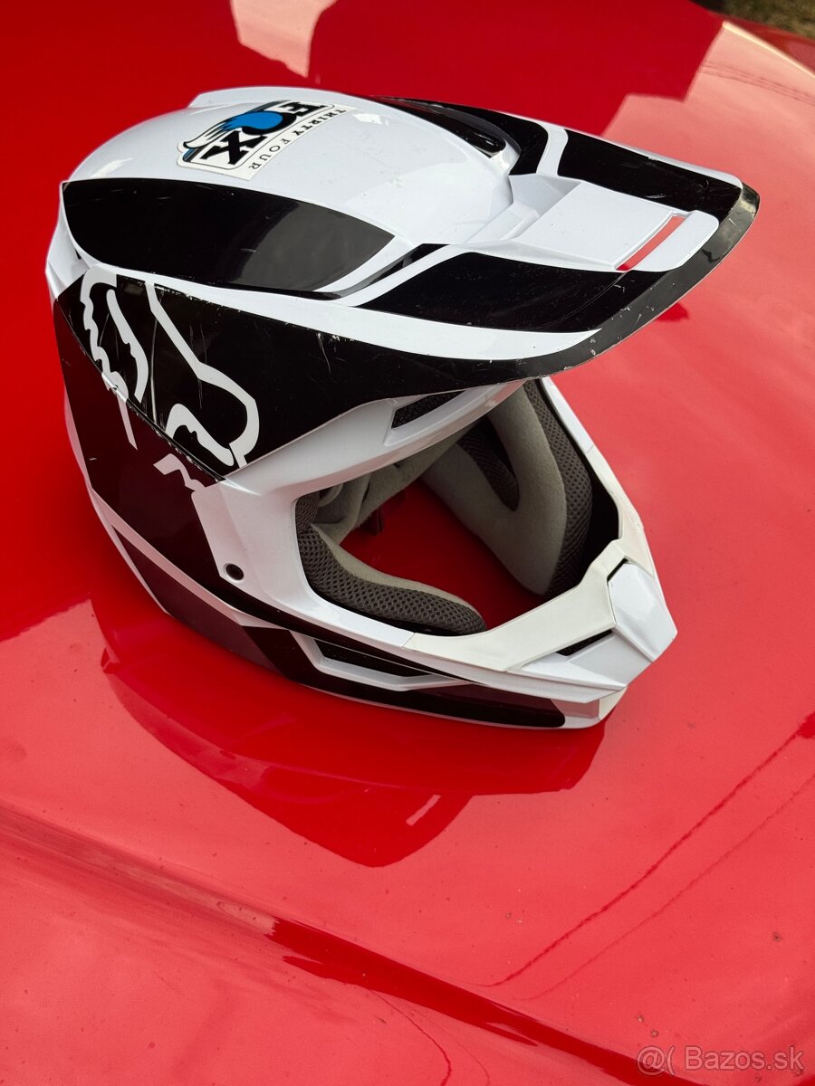 Prilba Fox V1