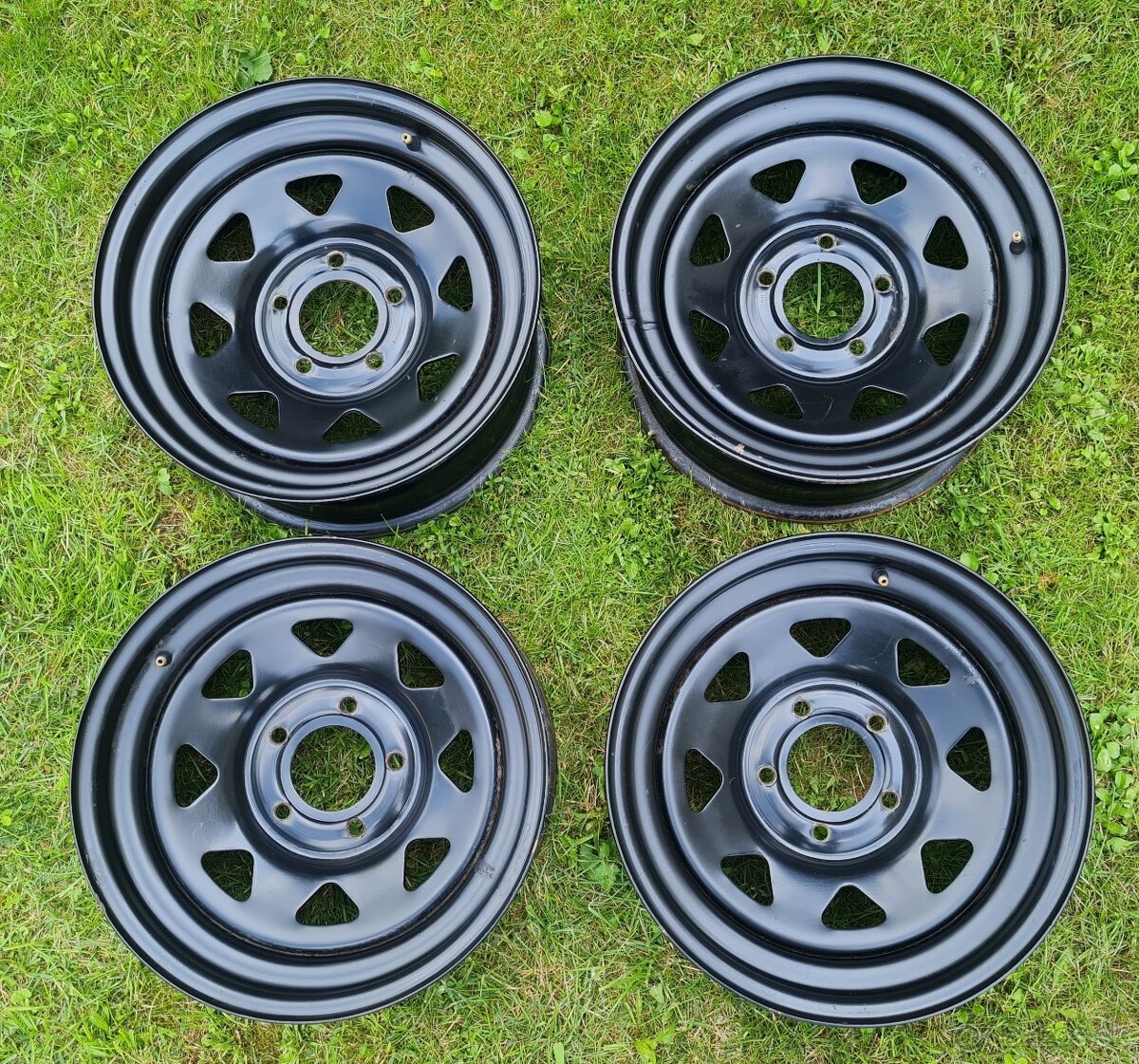 Predám sadu diskov na Jeep 5x127 R16