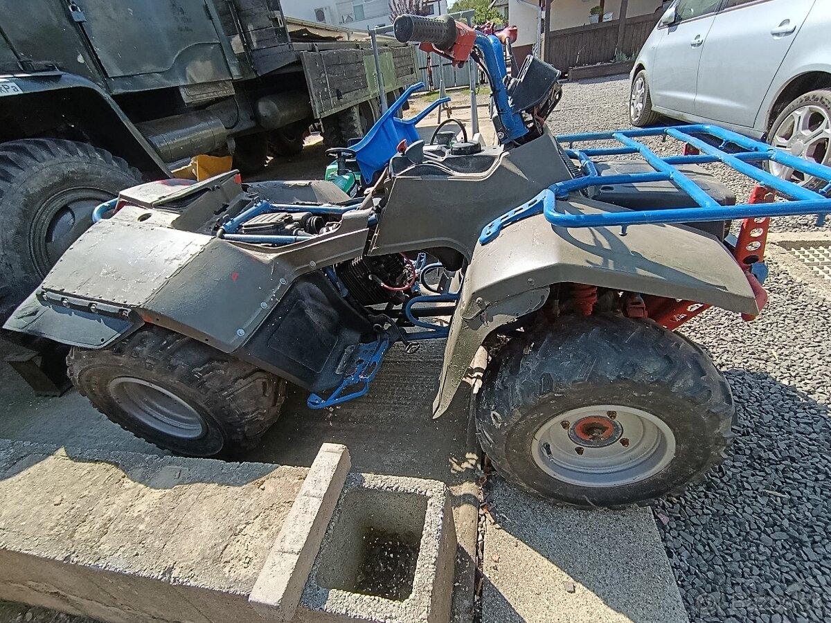 Suzuki quadrunner 250 4wd