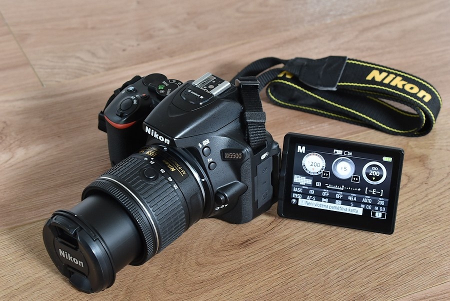 Nikon D5500 - wifi - dotyk. display - nafotene len 13 tisic