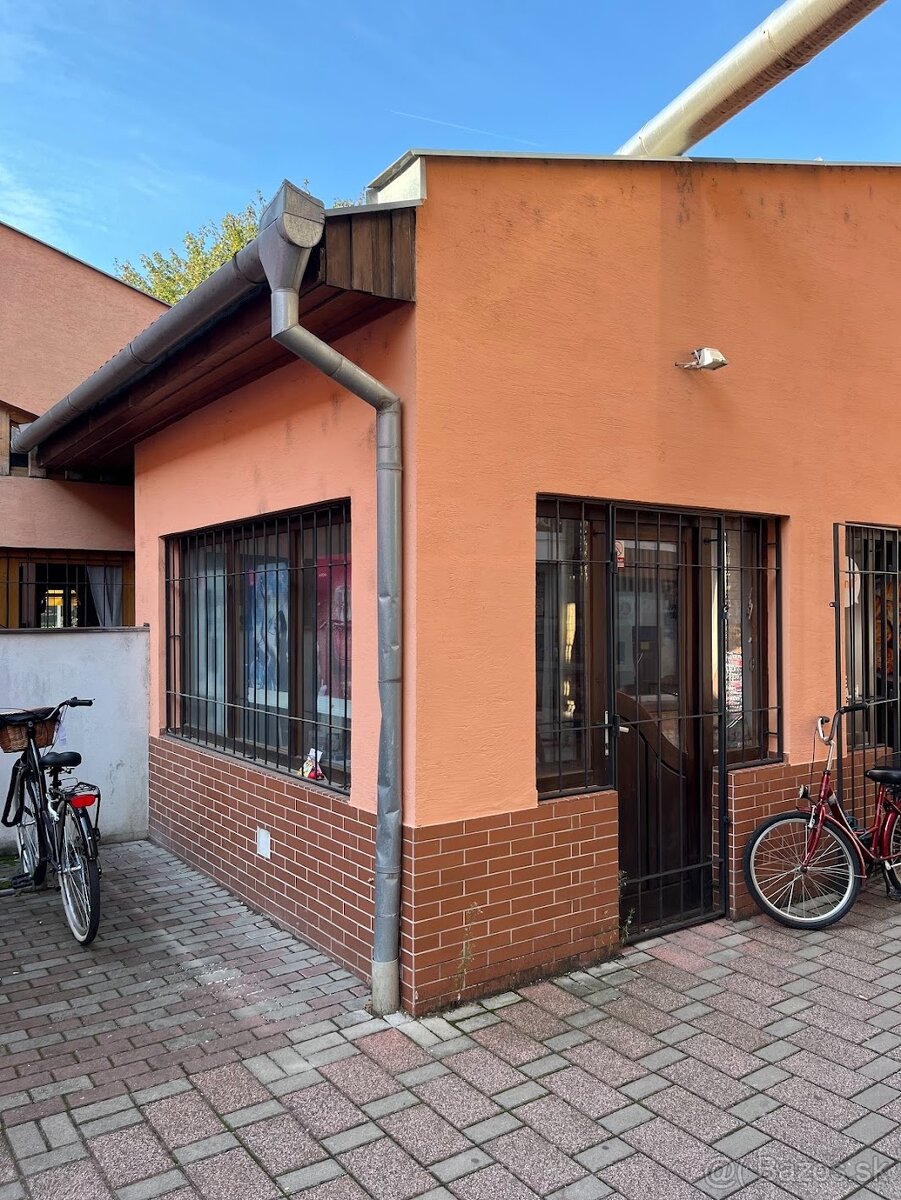 Na prenájom obchodný priestor v centre – Nové Zámky