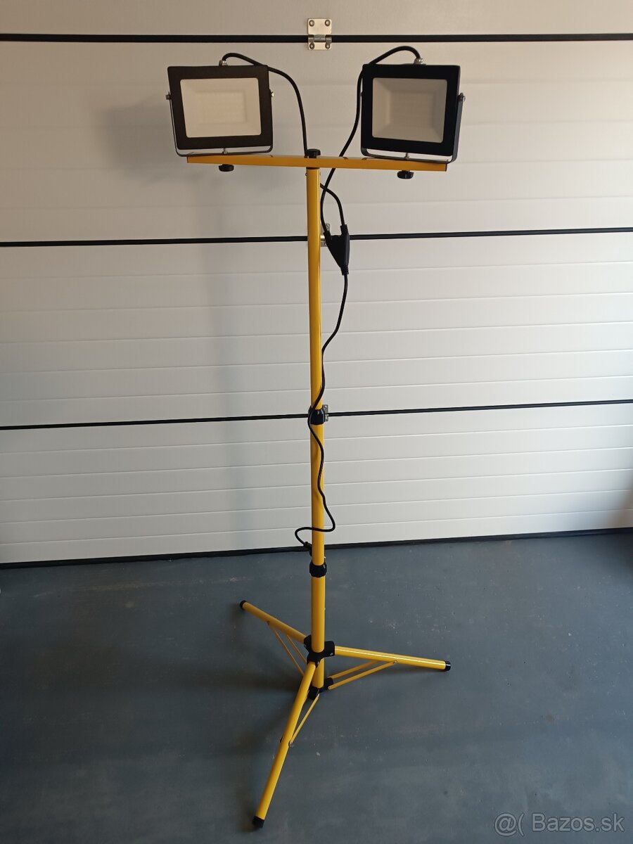 LED reflektor 2x50W so stojanom, nový, neposielam