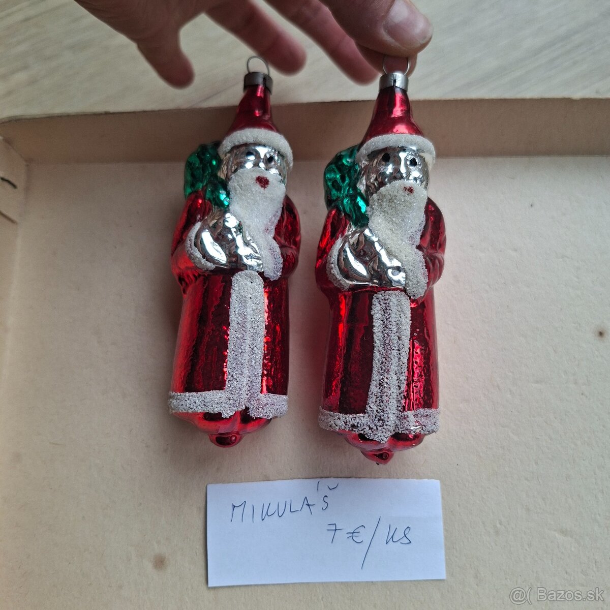 Starožitné vianočné ozdoby.