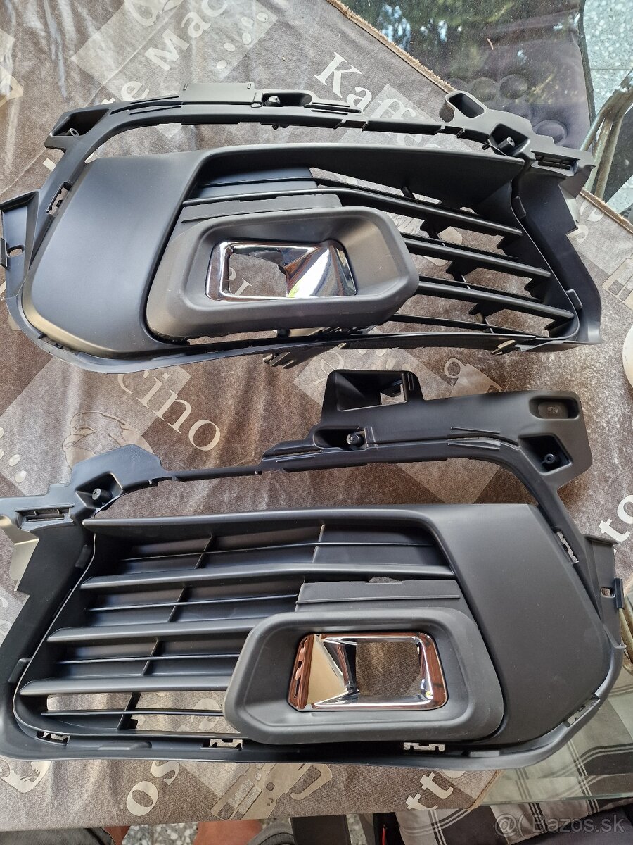 Vetracia mriežka predného nárazníka Peugeot 308 II