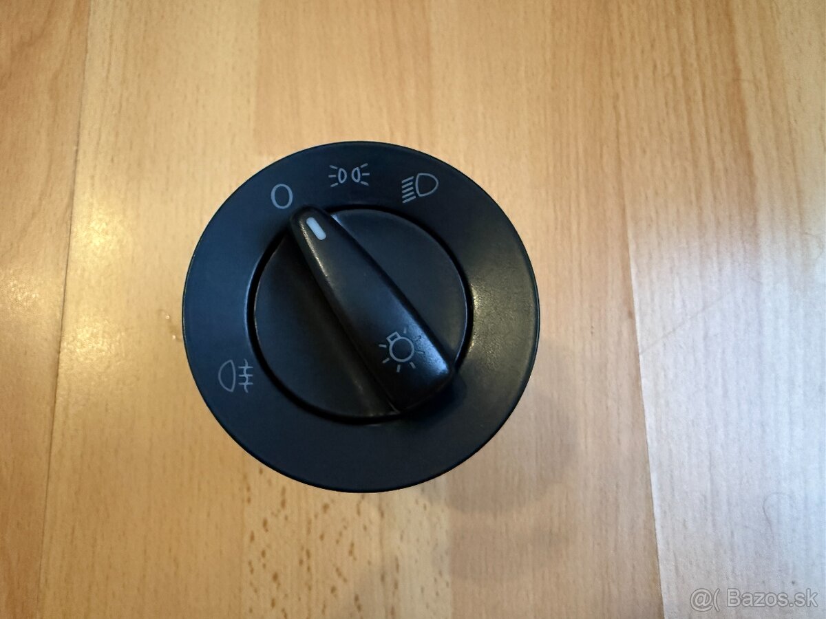 Vypínač svetiel Golf IV