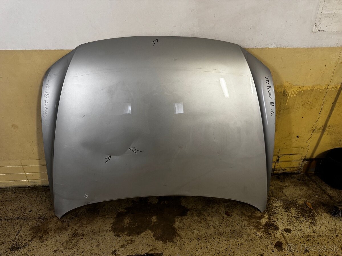 VW Passat B8 2014- kapota