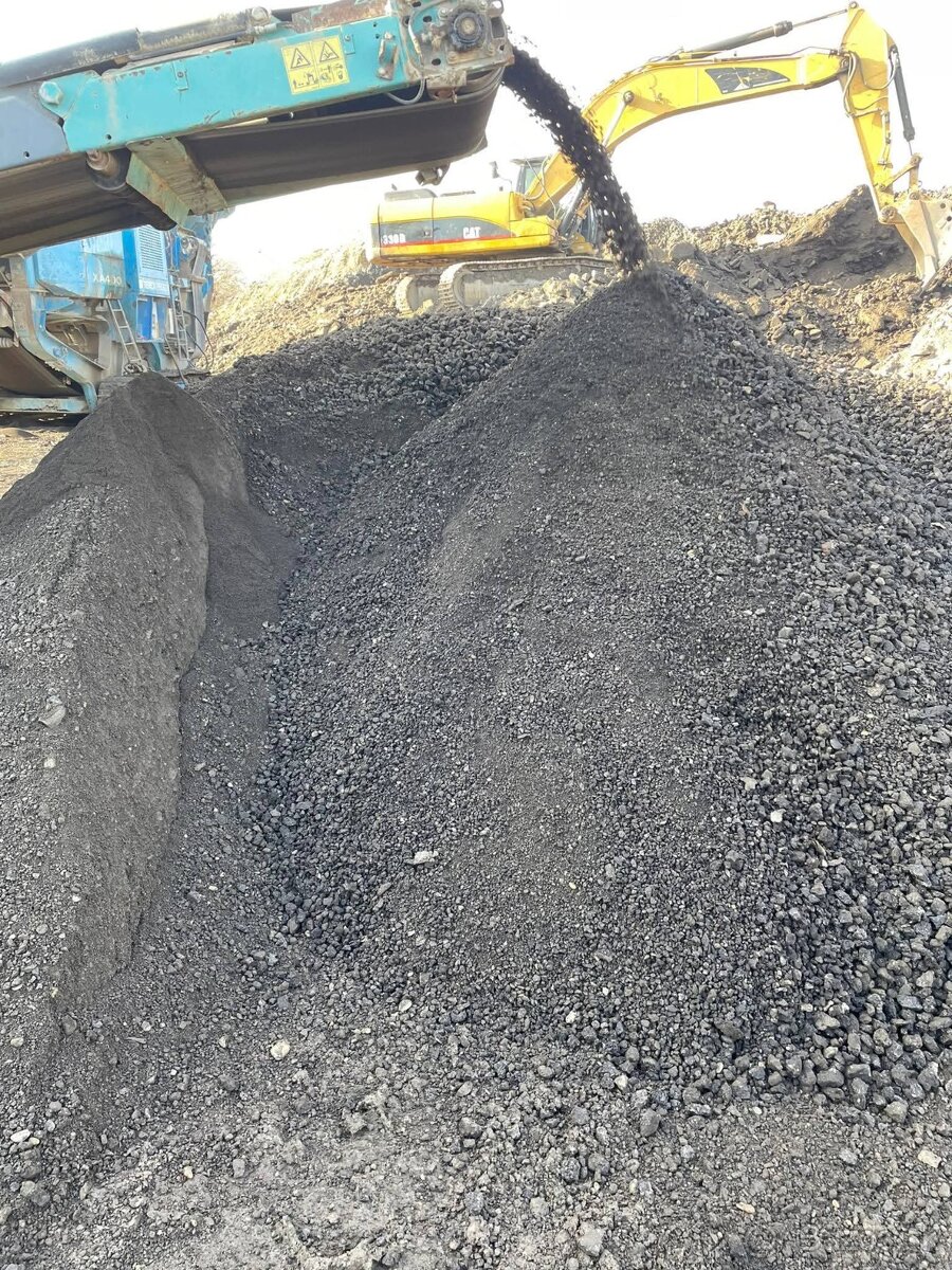 Drvený/-triedený asfaltový recyklát