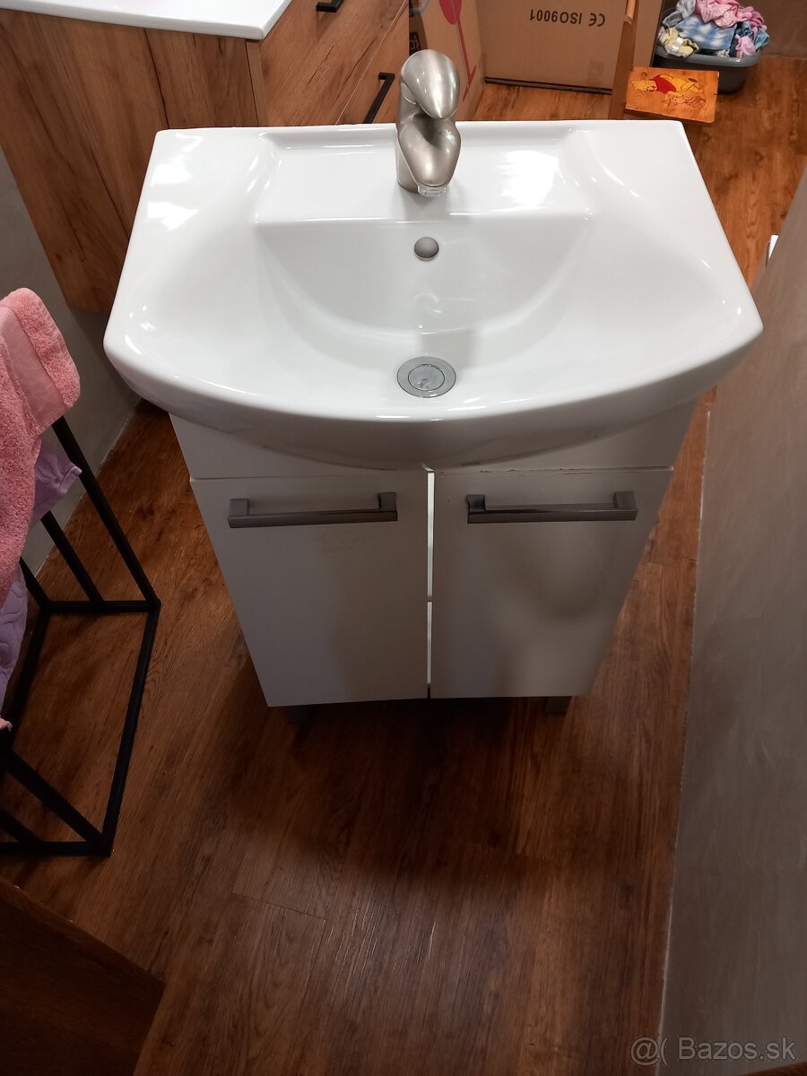 Umývadlo zo skrinkou 55cm