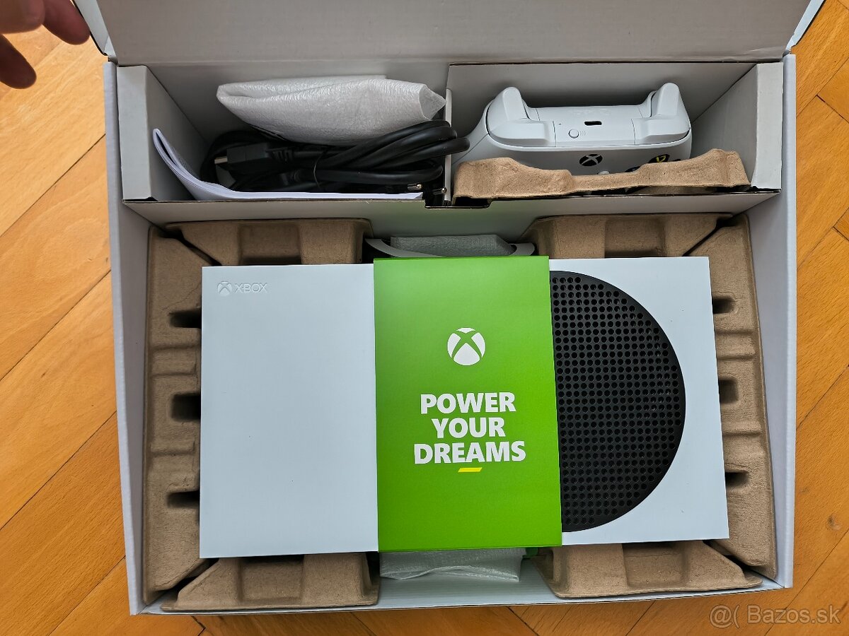 Predam Xbox Serier S 512GB + Zaruka
