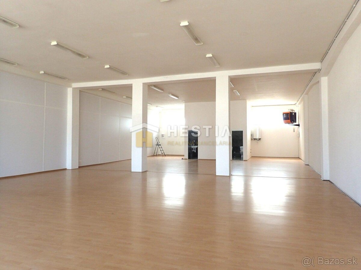 Obchodný priestor 240 m² s parkovacími miestami
