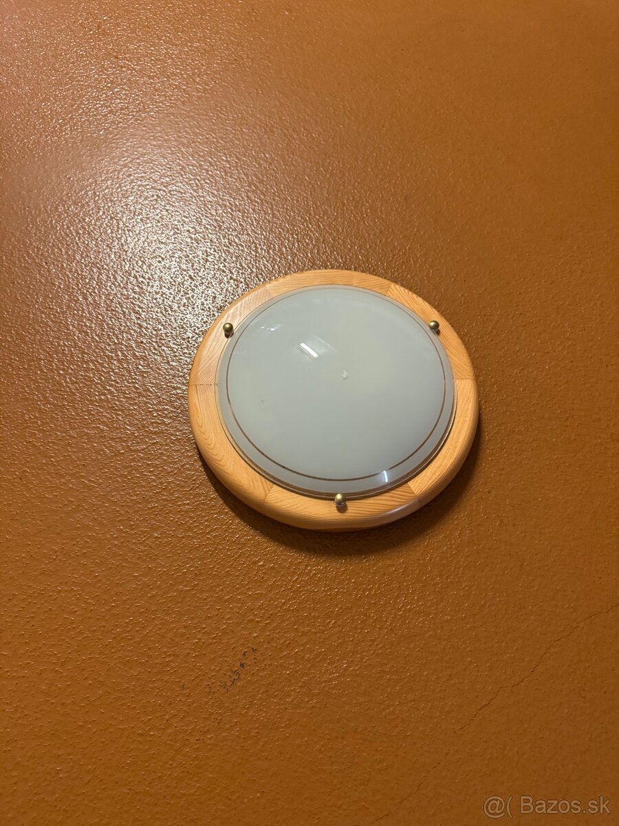 Stropna lampa (masiv)