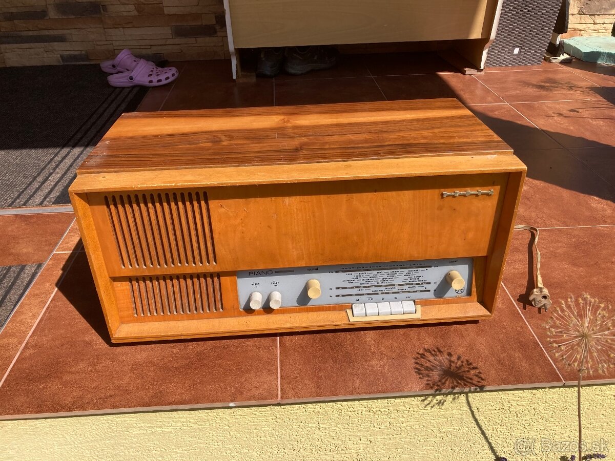 Starozitne radio Tesla Bratislava