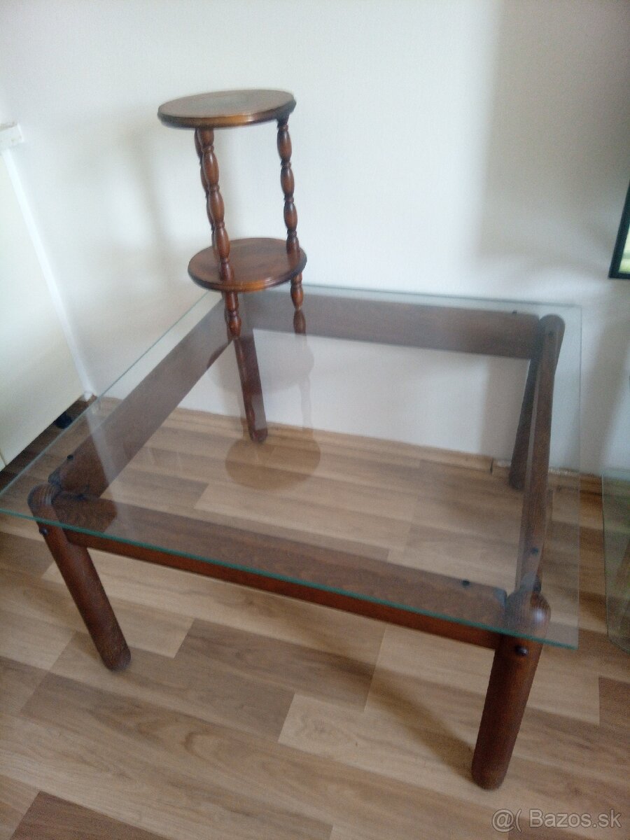 Predám konferenčný stolík.