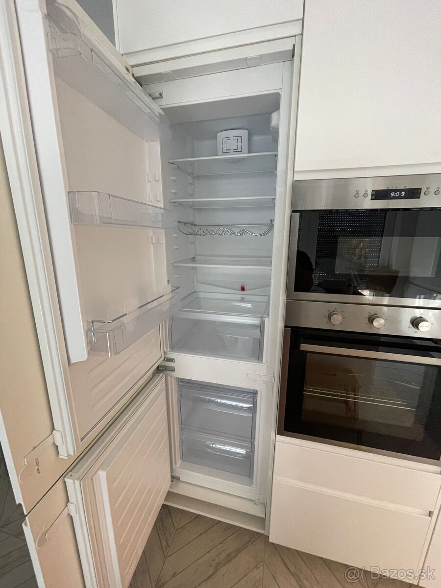 Vstavana chladnicka Tinad ikea