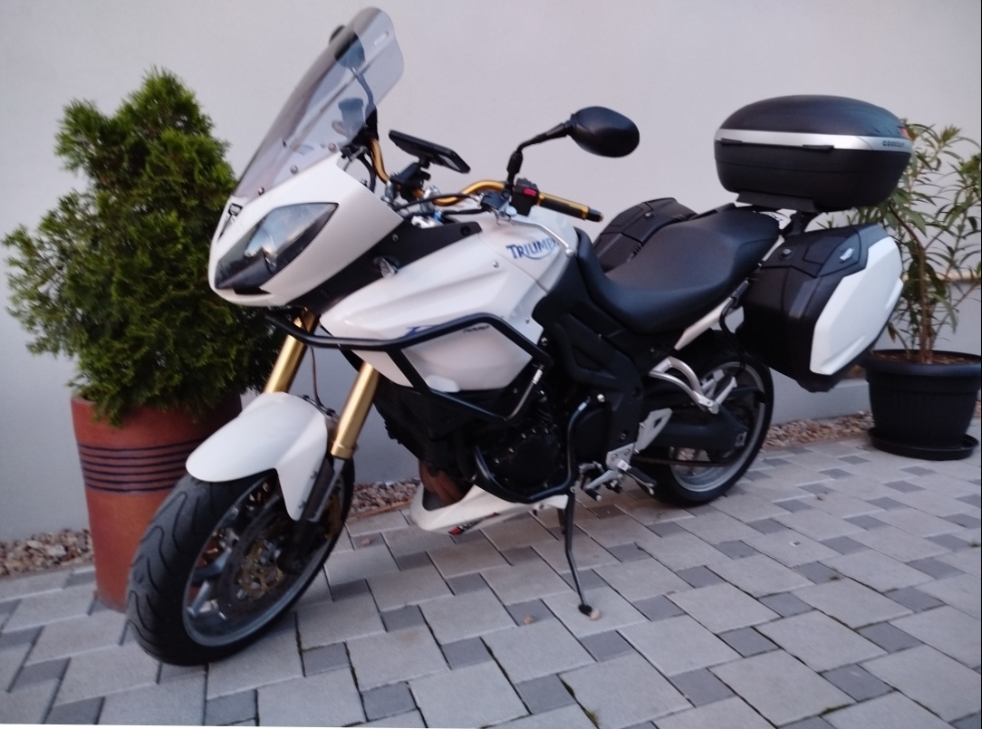 Triumph tiger 1050