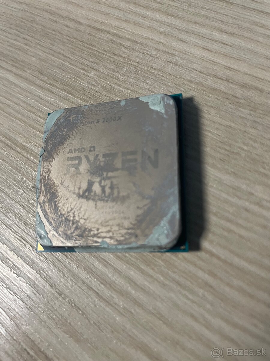 Predam procesor AMD ryzen 5 2600x