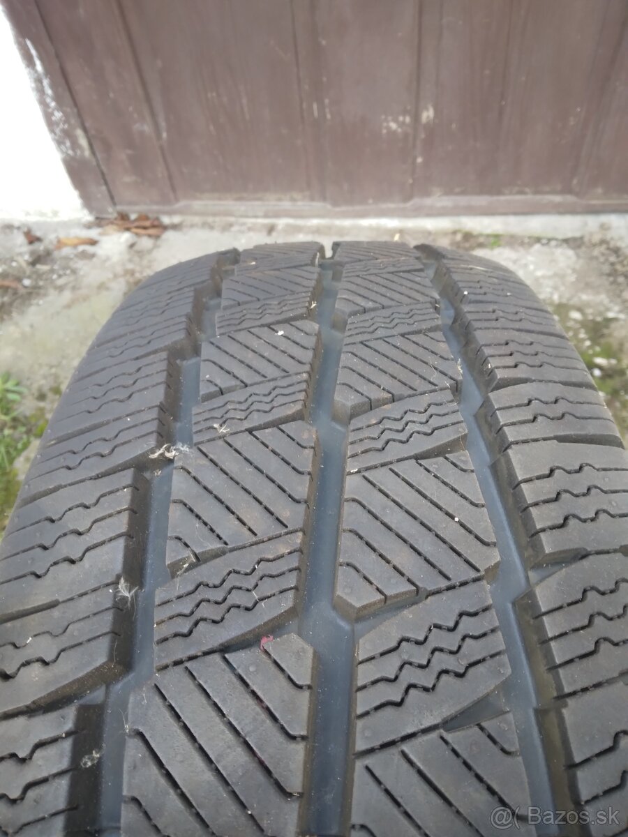 Zimná pneu 215/70 R15 C
