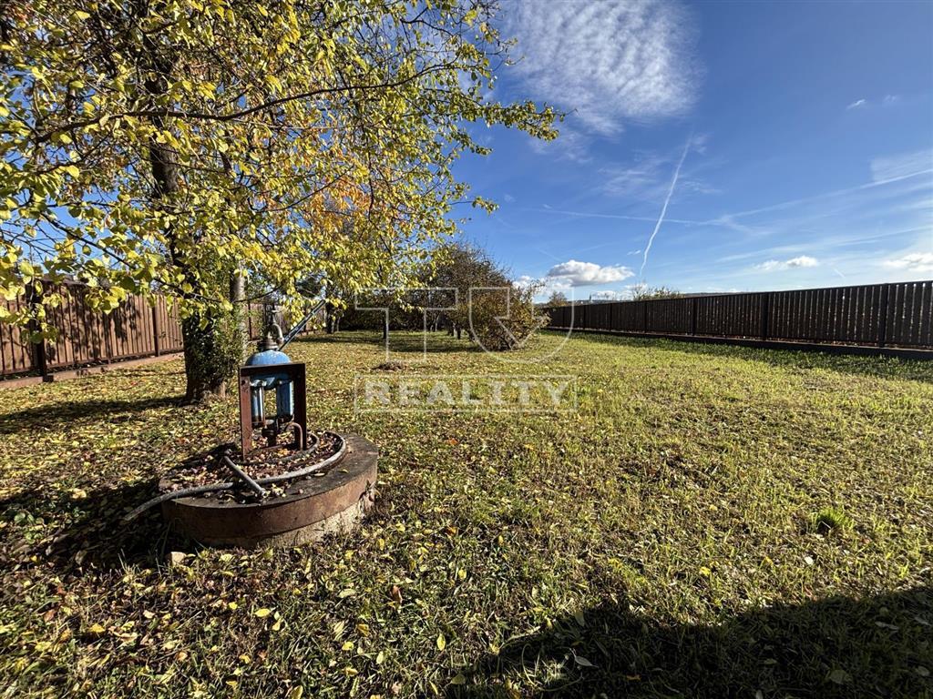 EXKLUZÍVNE IBA U NÁS STAVEBNÝ POZEMOK 600m2 MALÉ...