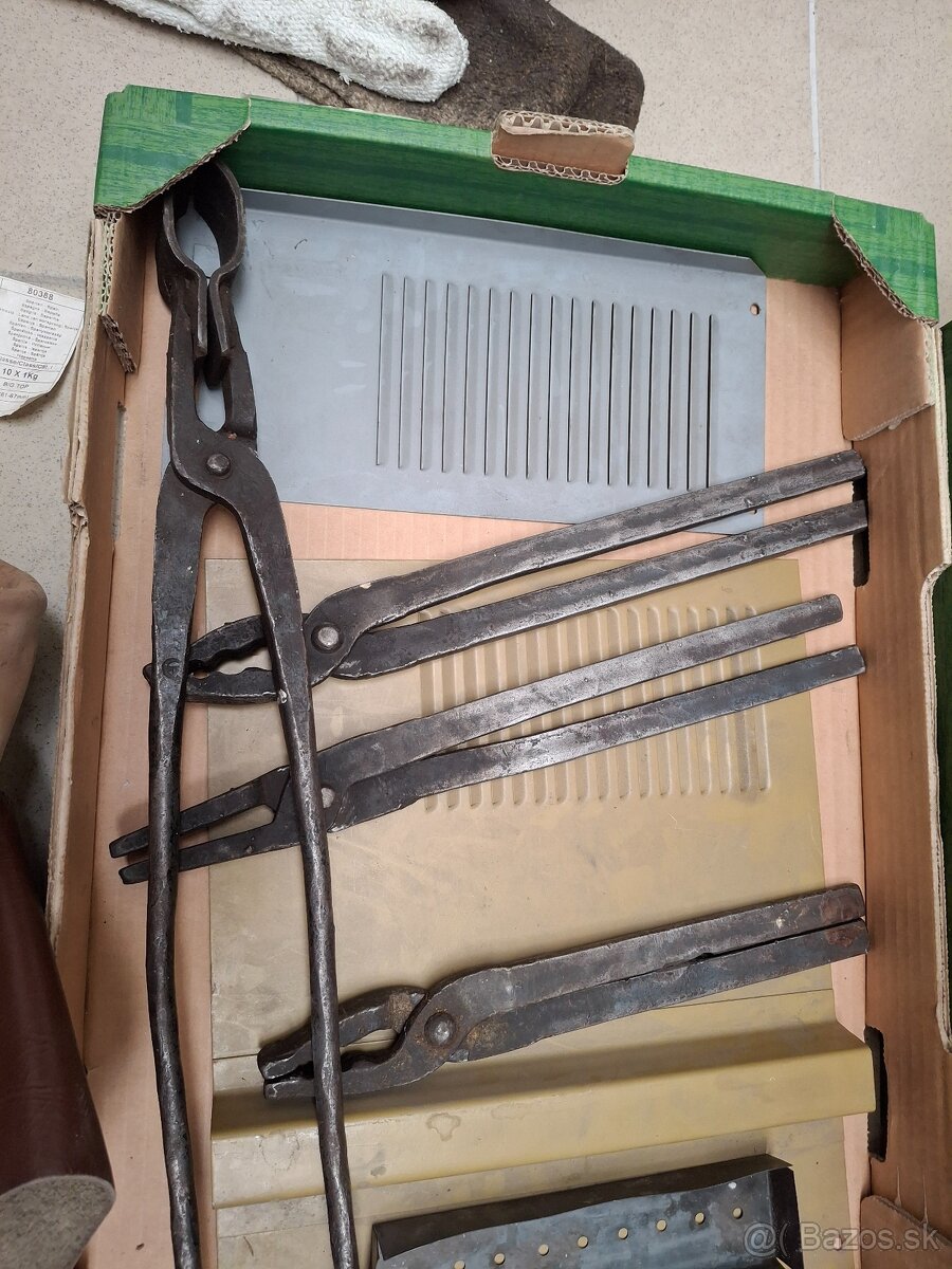 Predam vybavenie k ručnému kovaniu a kaleniu