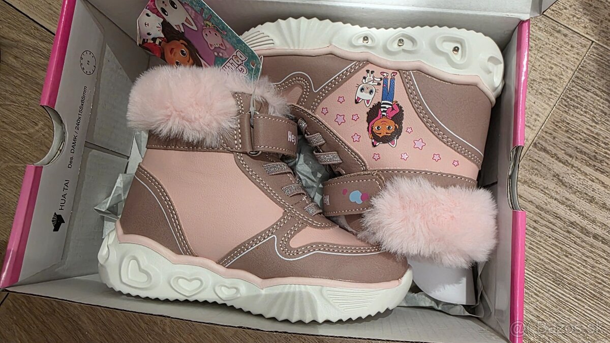 Nenosene nove topanočky pre dievcatko