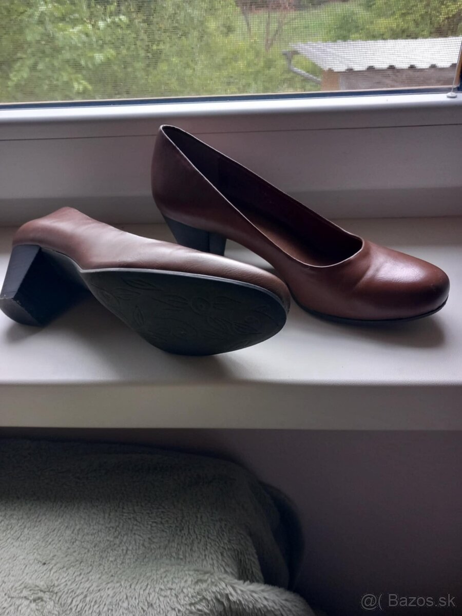 Dámska obuv / lodičky, zachovalé.
