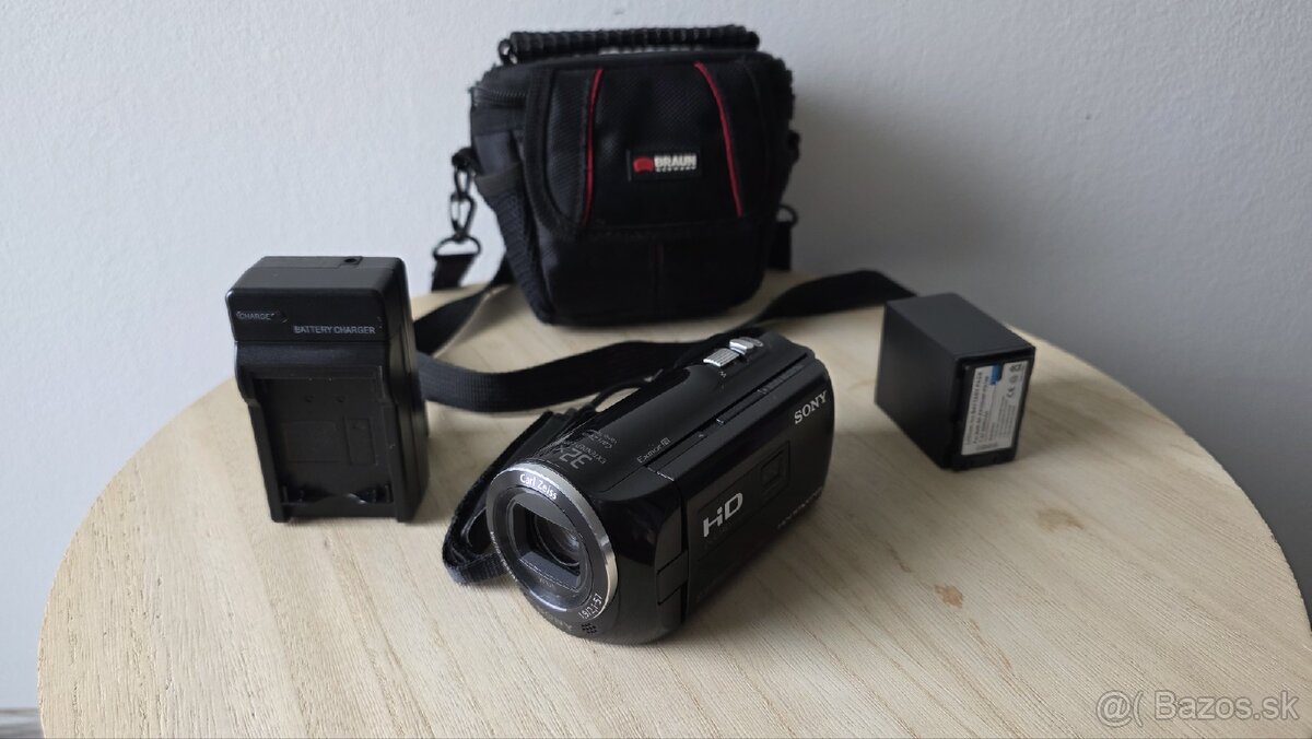 Predám kameru Sony s projektorom