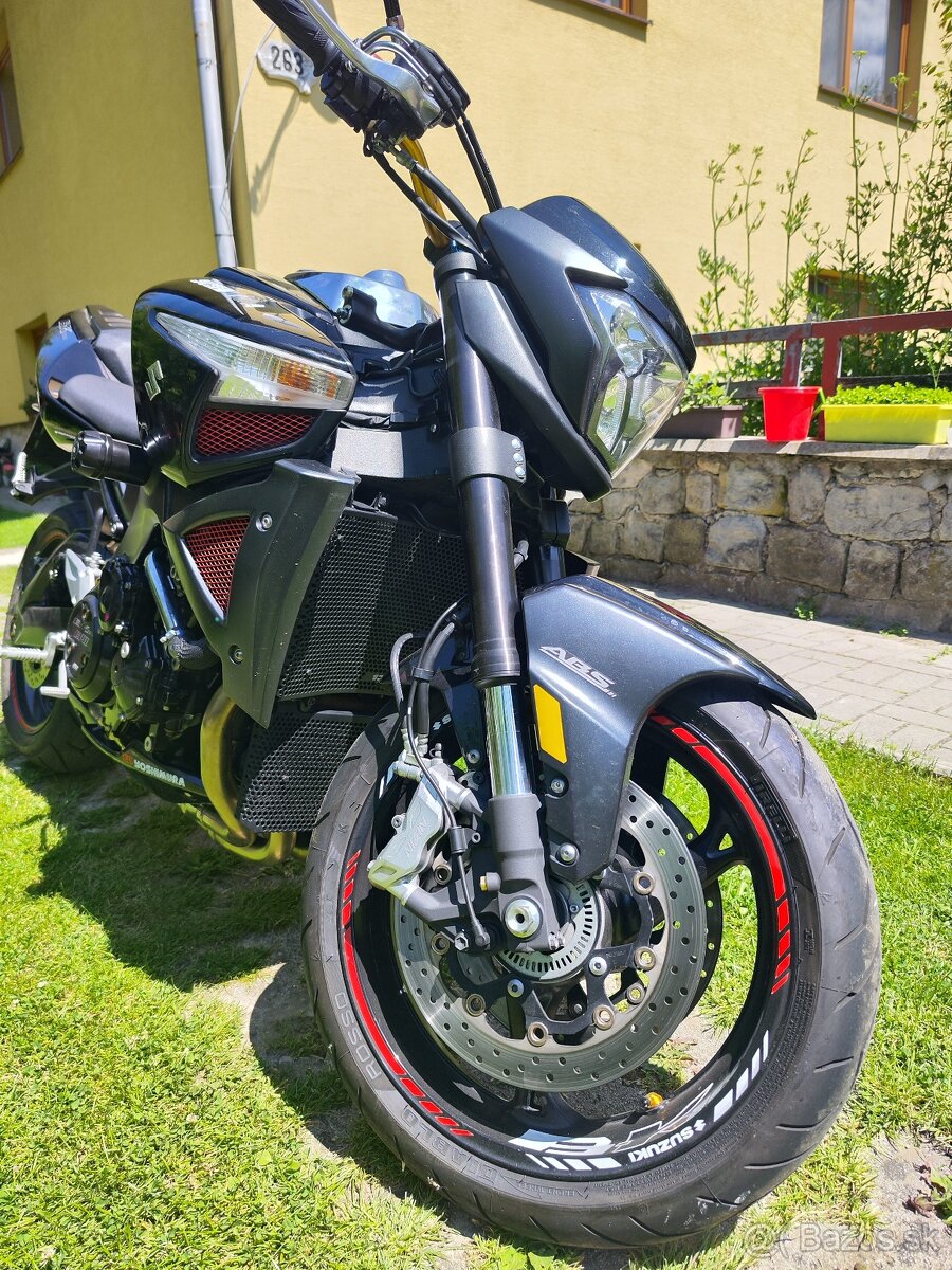 Suzuki B-king