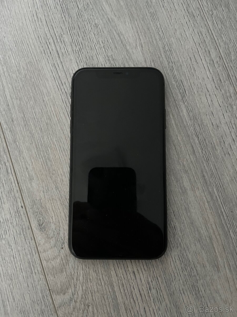 iPhone 11 64 GB – Čierny + 2 kryty