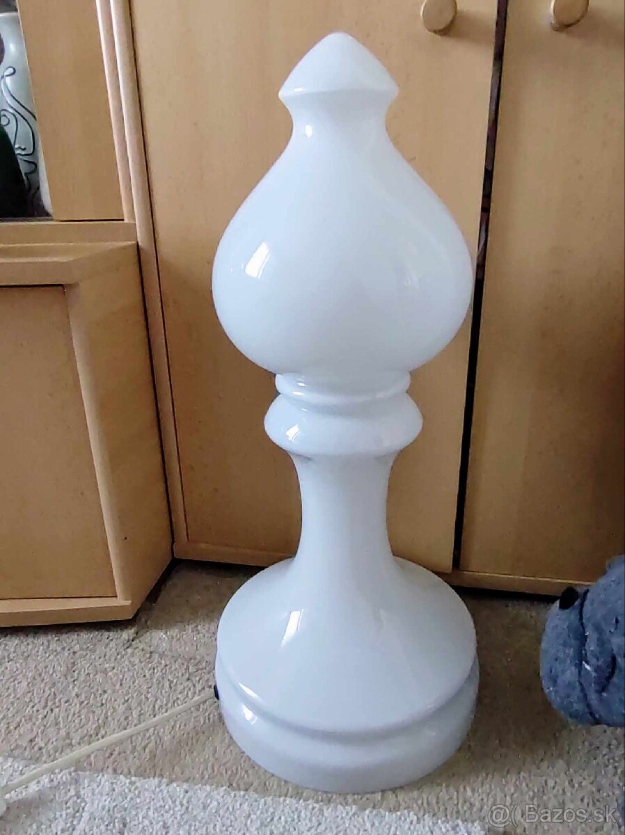 Lampa strelec - šachová retro figúrka des.Ivan Jakeš 1970