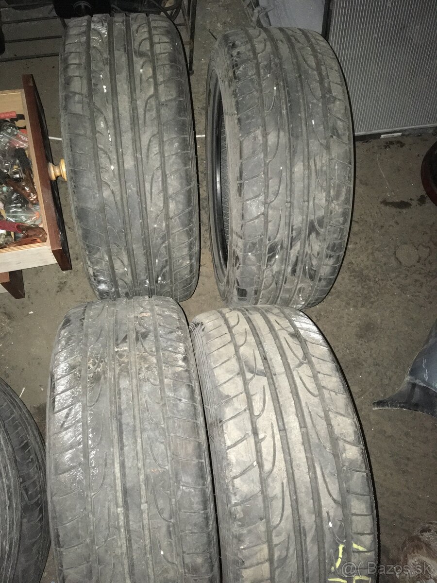 Dunlop 215/45R16