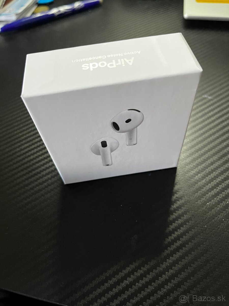 AirPods 4 s potláčaním hluku.