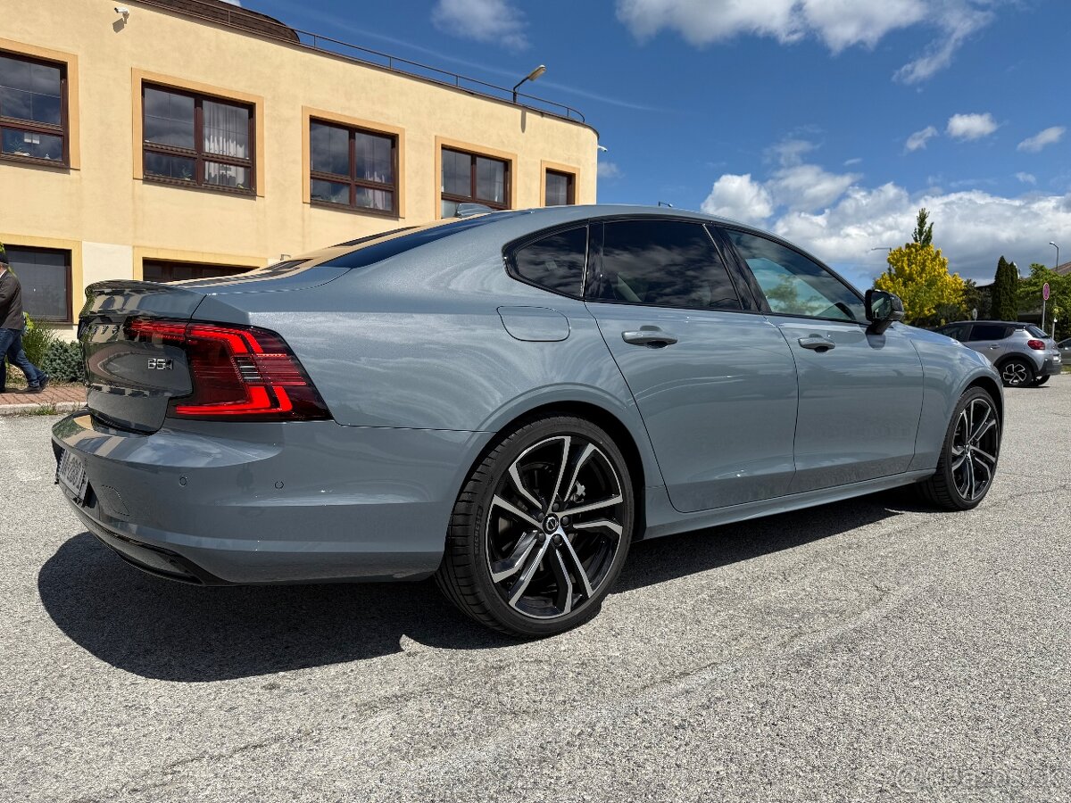Volvo S90 B5 AWD (4x4), 173 kW + 10 kW Mild Hybrid