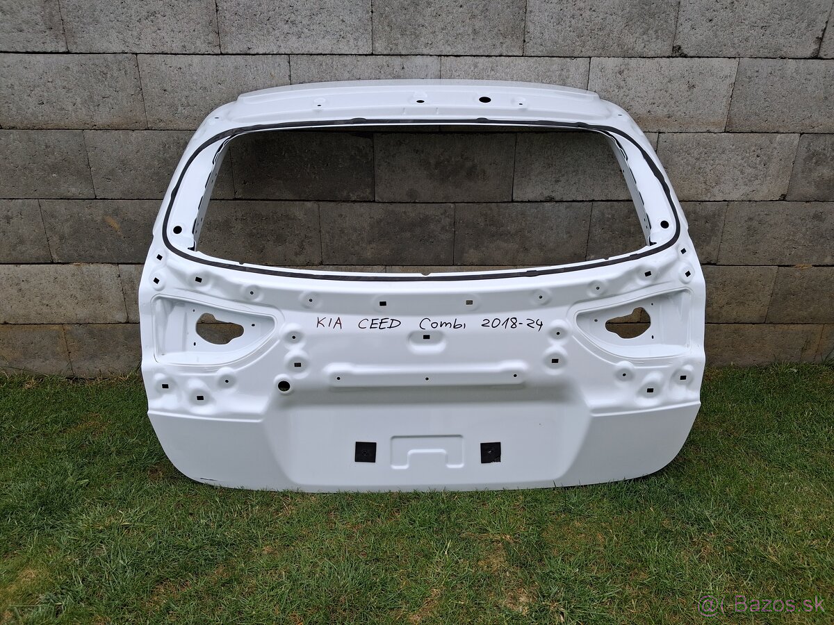 Kia CEED 3 Combi zadna KAPOTA r.v. 2018-23