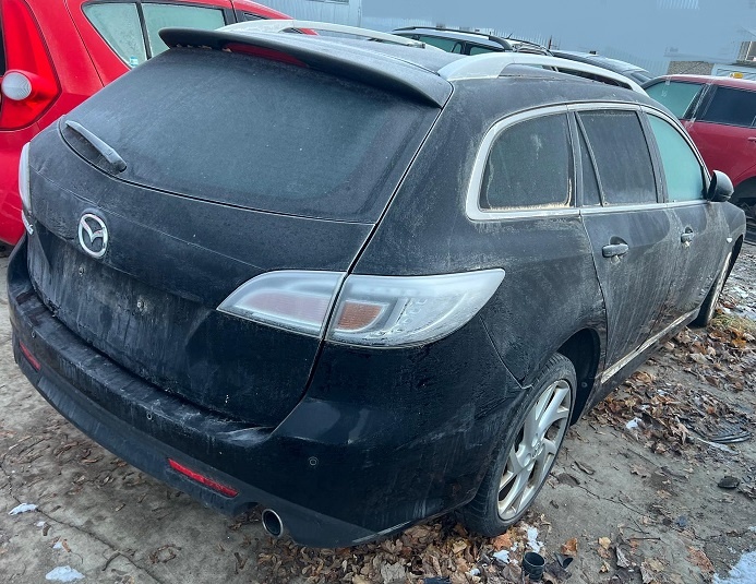 Mazda 6 2.2 D 2010 Predám PIATE DVERE, ZADNÉ SVETLO WAGON