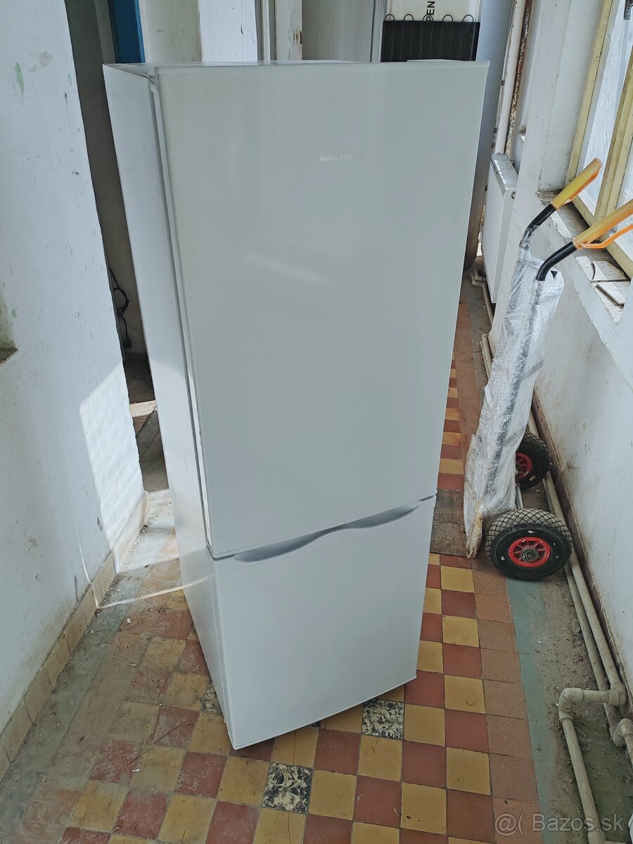 Predám chladničku Philco 163cm