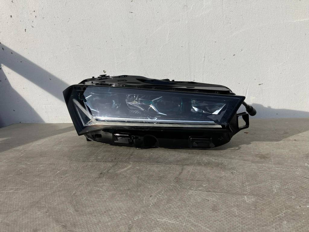 ŠKODA SUPERB 4 IV 24- PRAVÉ PREDNÉ SVETLO FULL LED