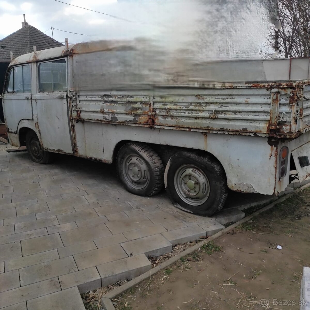 Trojnapravový valník-motor Mercedes