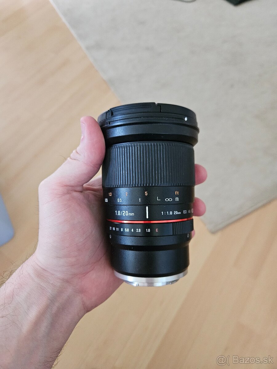 SAMYANG 20mm f/1.8 – svetelný manuálny objektív pre Sony E (