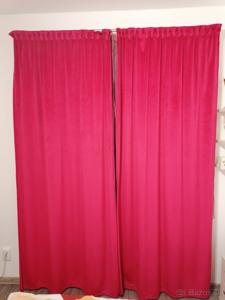 Záclona a záves