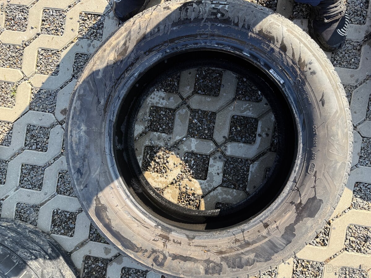 Predám pneu bridgestone 255/55 r18