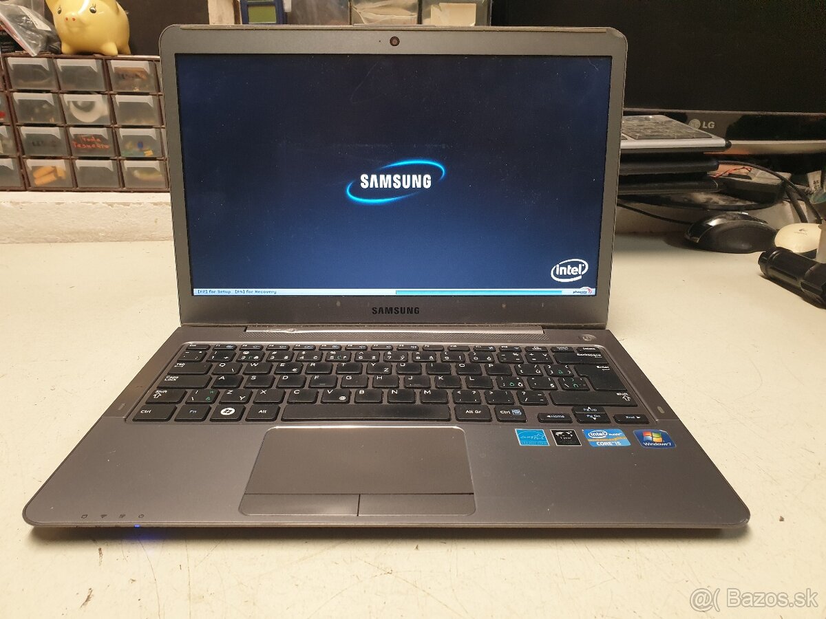 SAMSUNG  530U  na  diely